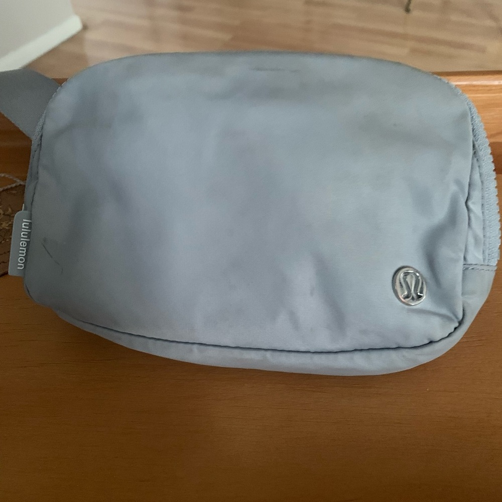Lululemon Everywhere Belt Bag - 1L in Silver Drop with White Logo on Strap NWT